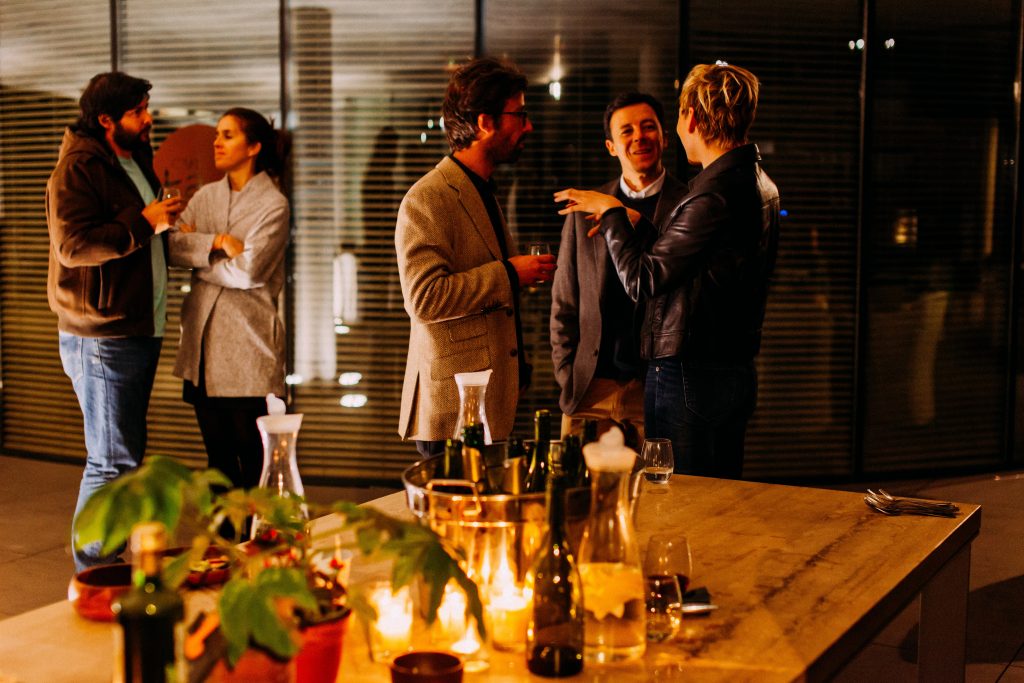 Party hosting tips: hosting decor