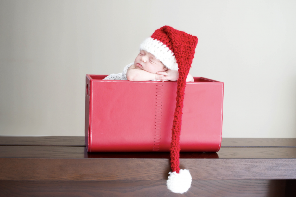 11 Practical  Super Easy Tips for Your Baby's First Christmas Photo S