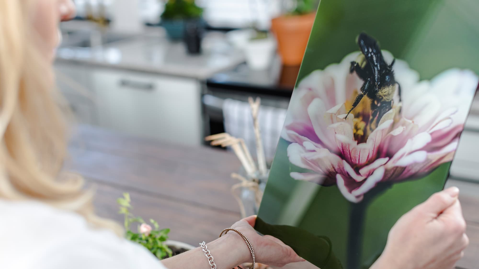 how to clean a picture print