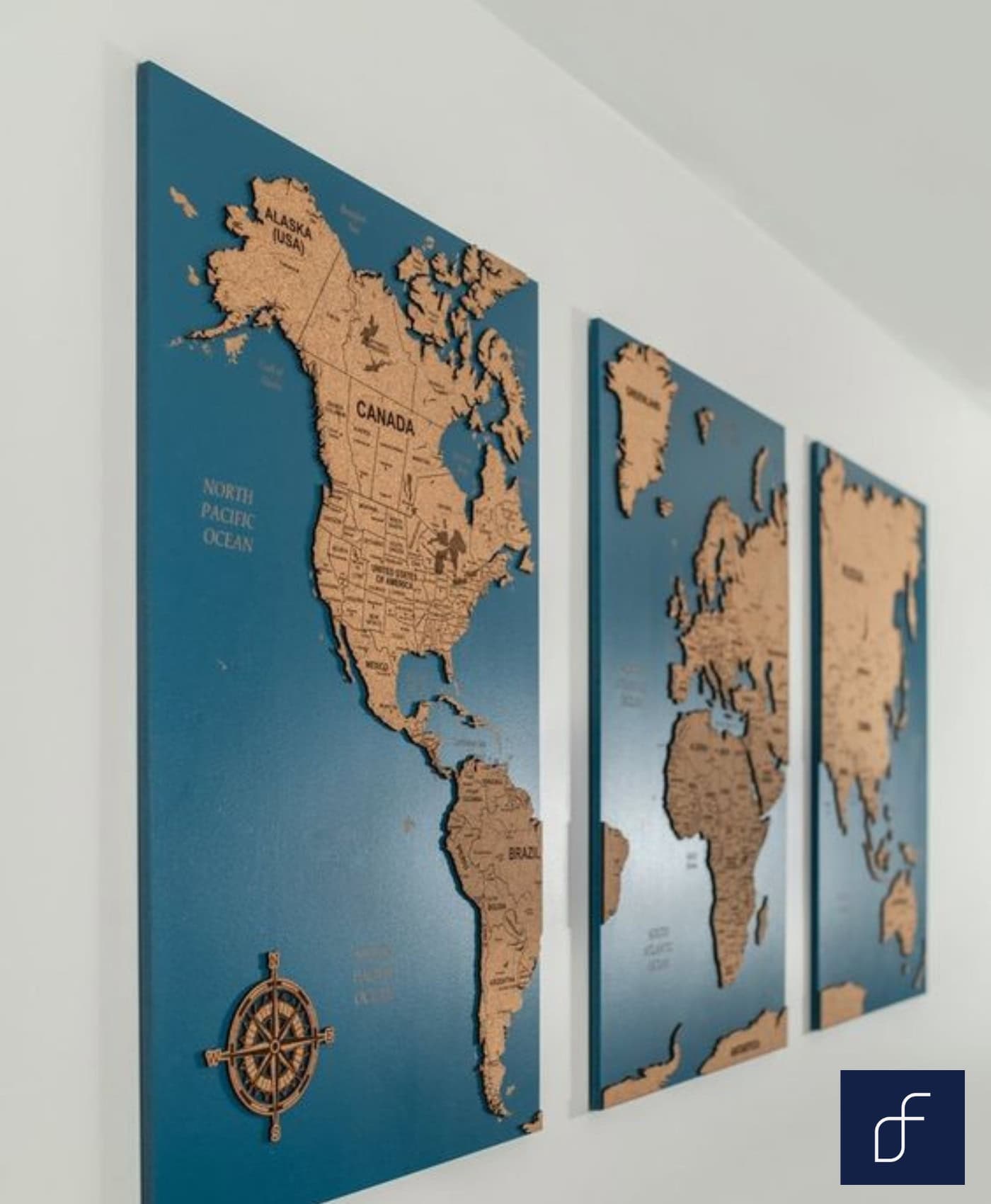 Interactive location maps in a travel agency