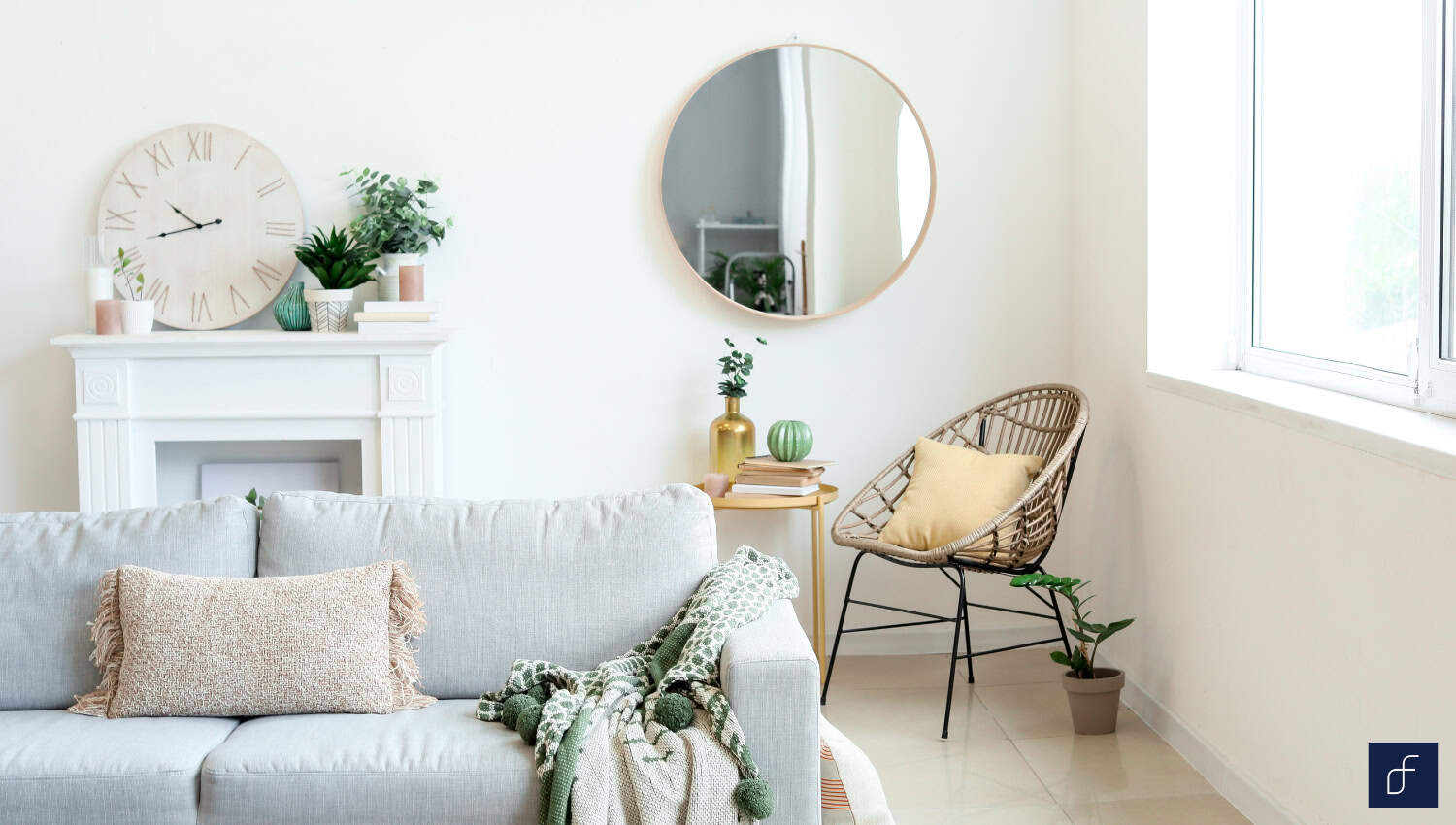 Decorative mirror in living room