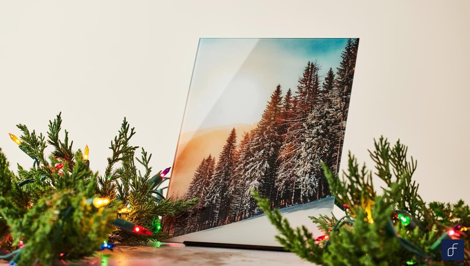 Fracture's glass prints for Christmas wall decor ideas