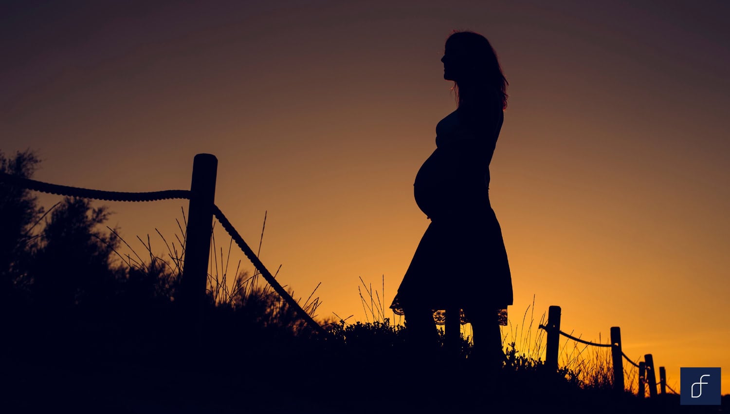 maternity silhouette against sunsets photoshoot